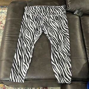 BNWT- Zebra Print Dry Fit Nike Leggings